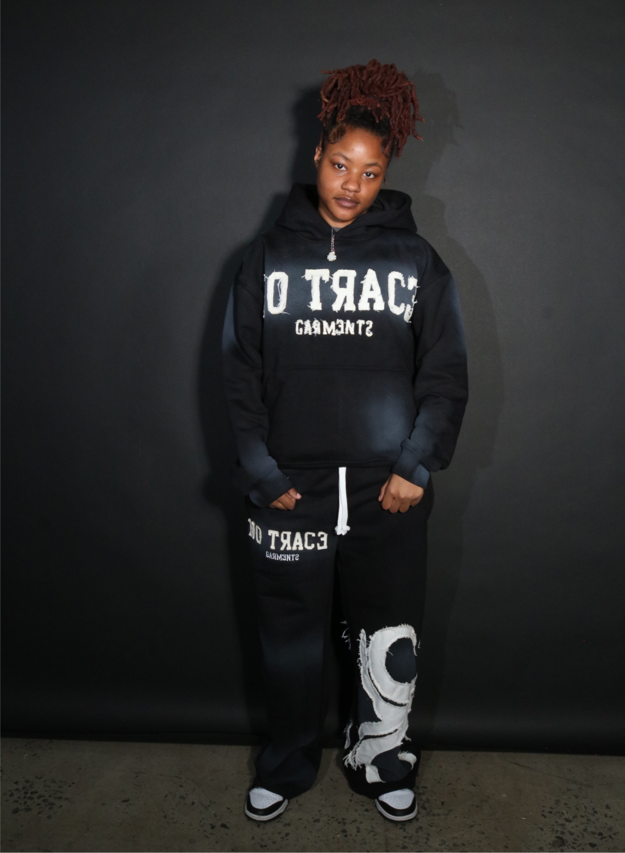 No Trace Distress Hoodie Black